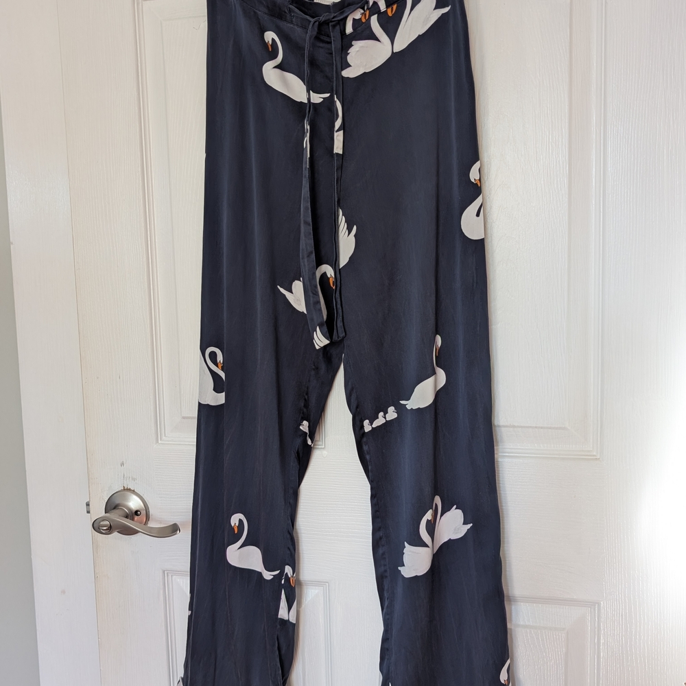 Olivia von Halle Lila Duet Swan Silk Pajama Set With Robe, Navy, SZ S/OS - Picture 8 of 16
